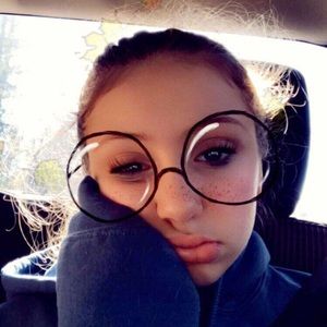 Meet your Posher, Michaela